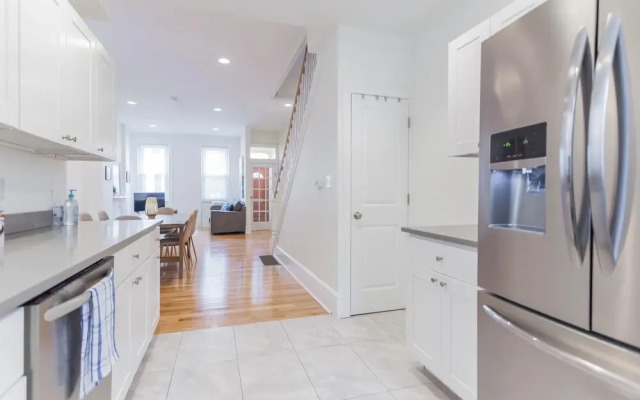 2342 Catharine