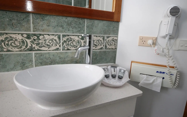 Swansea Cottages & Lodge Suites