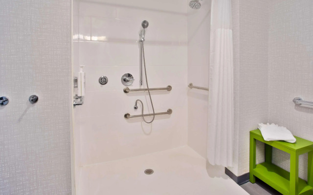 Hampton Inn By Hilton Paris