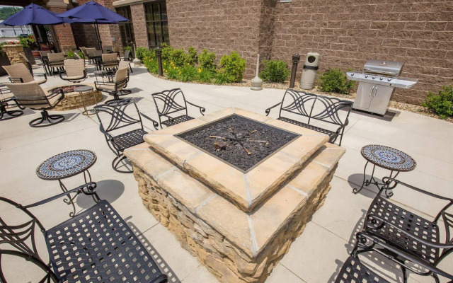 Hampton Inn & Suites Pittsburgh/Harmarville