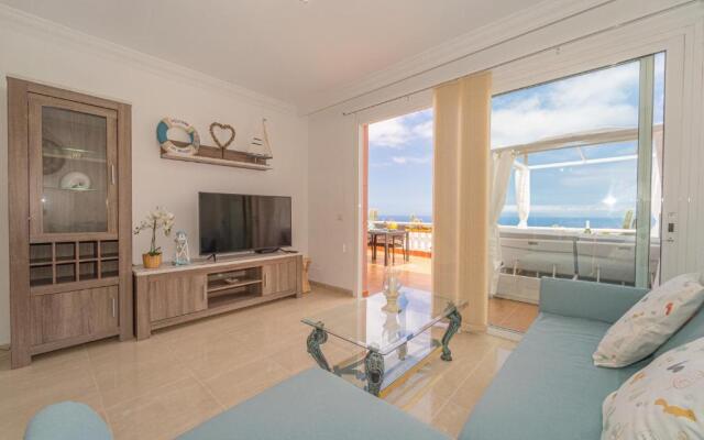 Luxury Penthouse 105m2,bali bed,heated pool,Sunset