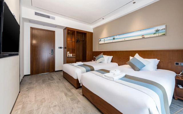 Yintan Zeyinju Hotel