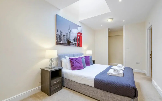 Luxury 3 Bedroom Apartment with Parking