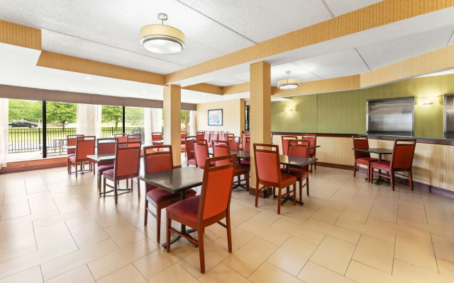 Comfort Inn Lehigh Valley West - Allentown