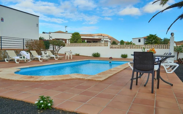 Holiday Home in La Oliva Fuerteventura With Swimming Pool