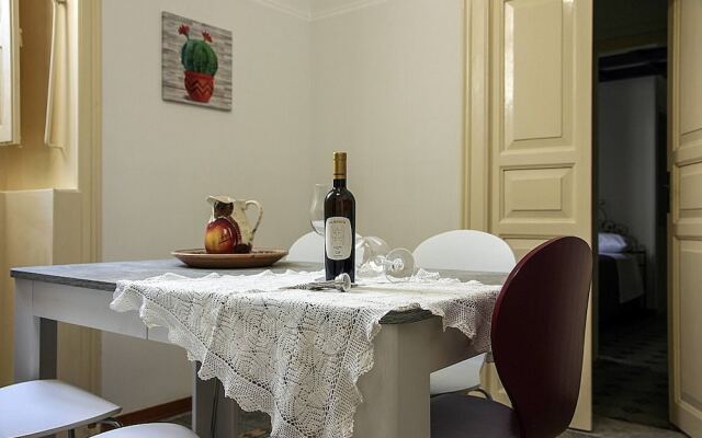 Palazzo Nicastro Guest House Red