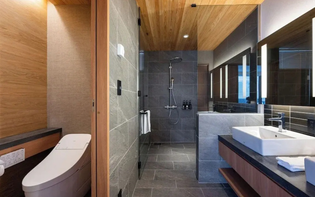 V Residence by H2 Life
