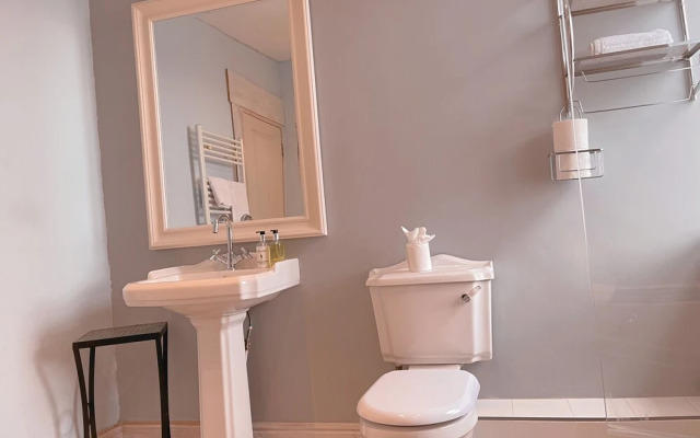 Oyo The Chatwal Boutique Hotel
