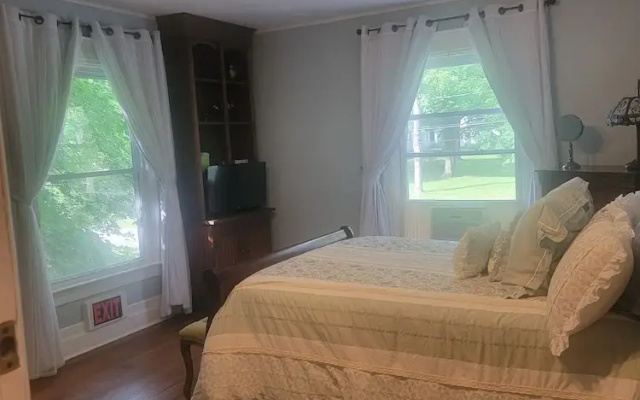 The Queen of the Catskills B&B