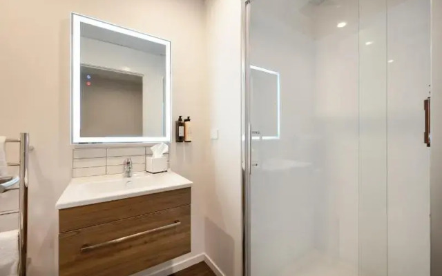 LQ Queenstown by Wyndham