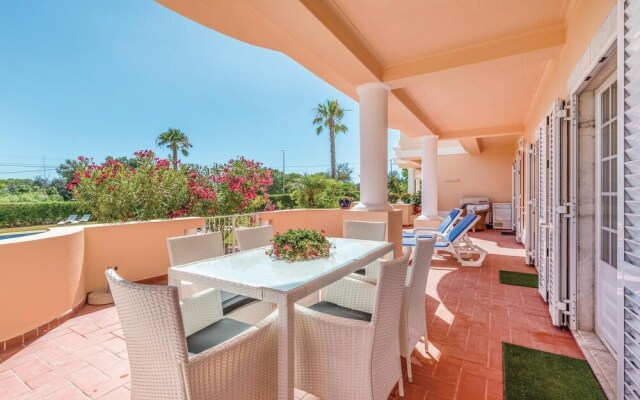 Beautiful Home in Lagoa With Wifi and 2 Bedrooms