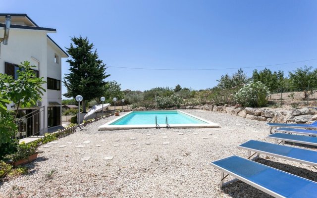 Awesome Home in Aragona With 5 Bedrooms and Outdoor Swimming Pool