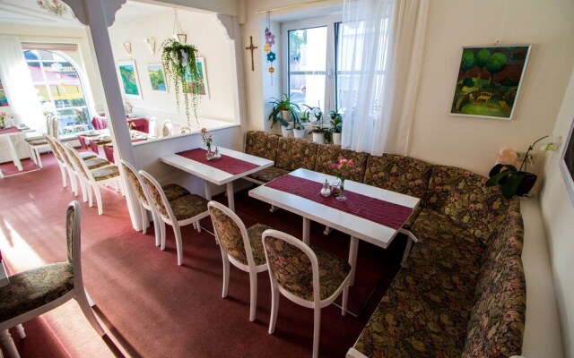 Bäckerei-Café & Pension Estenfeld