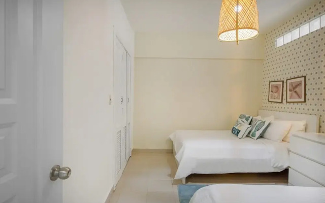 Beachfront Condo in Juan Dolio Sleeps 6