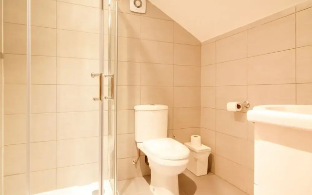 Executive King Apartment For 4 Near Anfield Stadium