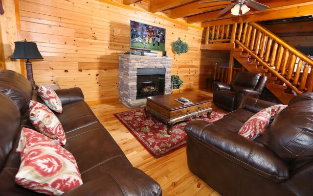 Family Valley Lodge - Six Bedroom Cabin