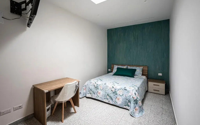 Mola’S Square House