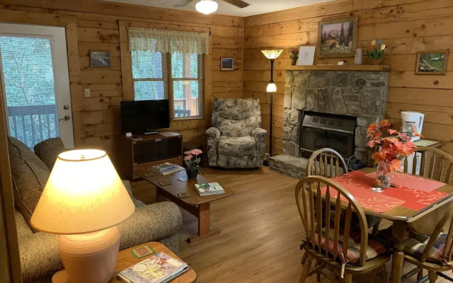 Misty Creek Log Cabins