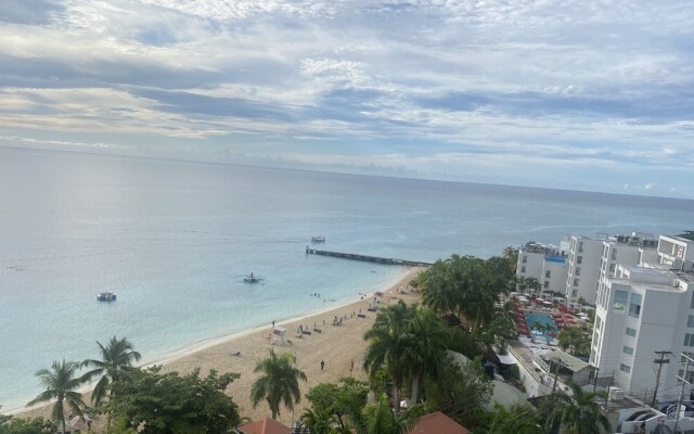 Mobay Club Condominium
