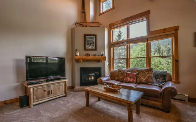 Trappers Crossing 8753