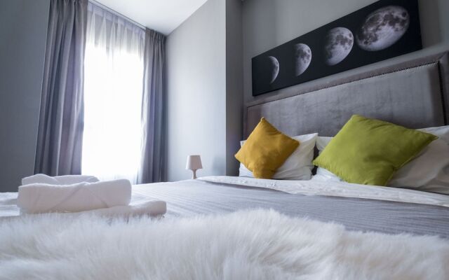 Community Apartment - bkce37