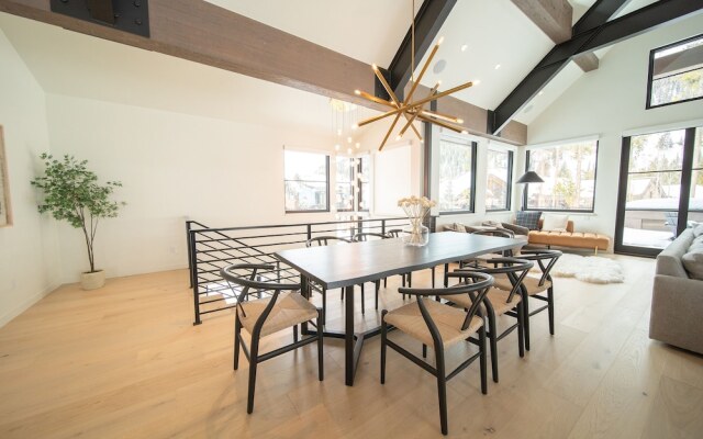 Wolf Rock Home 82
