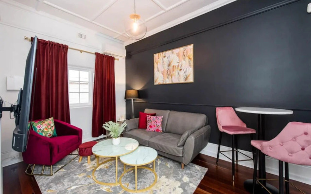 The 1920s - 'the Golden Palm' Suite Apartment