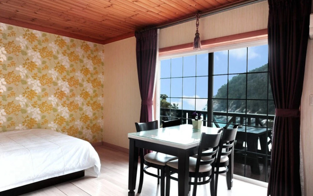 Geoje Floria Pension