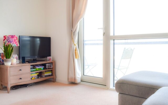 Beautiful 1 Bedroom Wandsworth Flat With Views