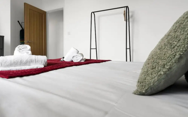 Stylish Modern Apartment - Free Parking - W