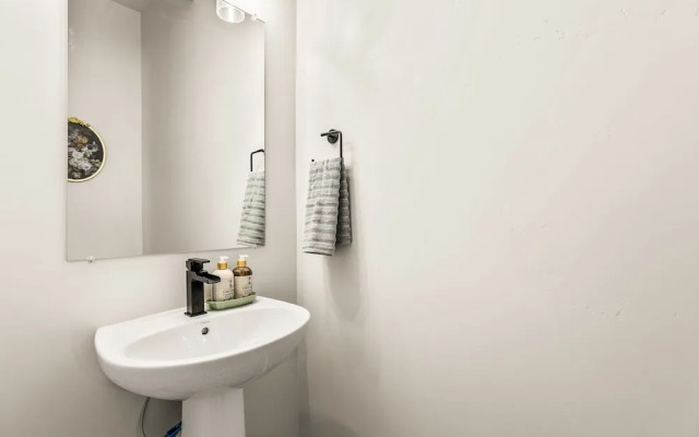 Cottonrose Flagstaff