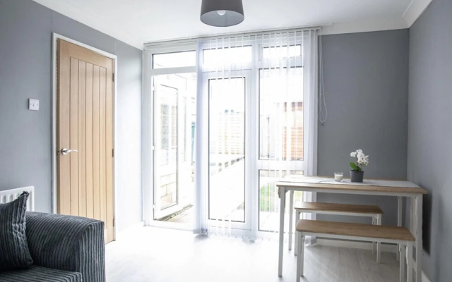 Impeccable 2-bed Home Close to City Centre!!