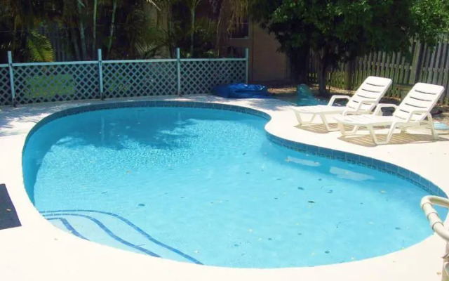 Rialto Mansion by Vacation Rental Pros