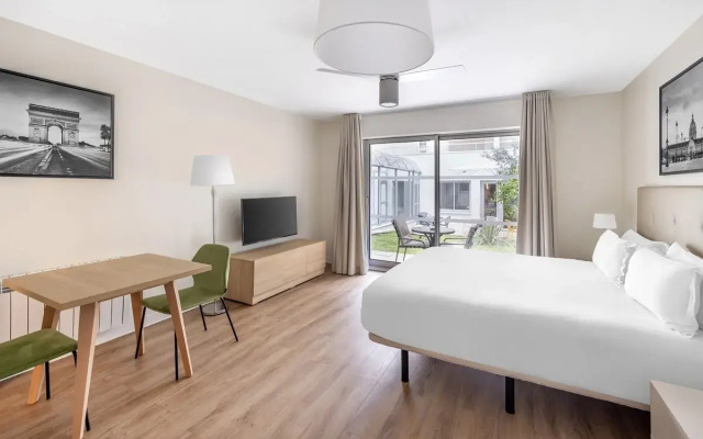 Royal Regency Paris Vincennes