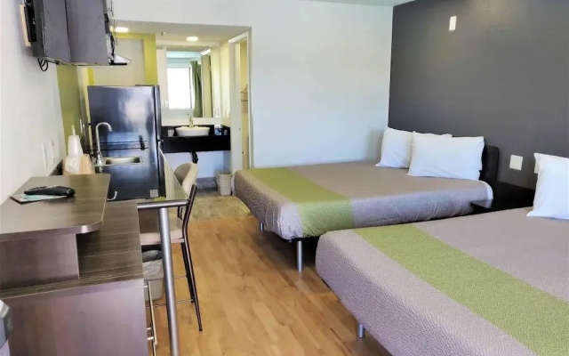Studio 6 Fresno, CA - Extended Stay