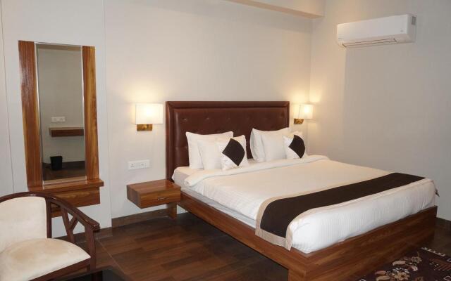 Neel Clarks Inn Express Agra