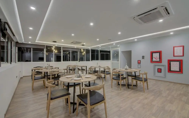 OYO Townhouse 040 Global Village Tech Park