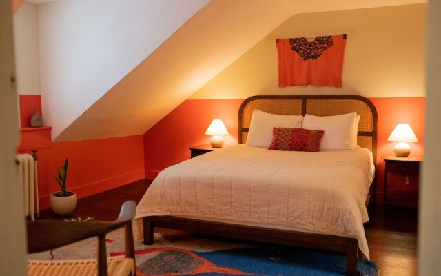 The Charleston House Bed & Breakfast