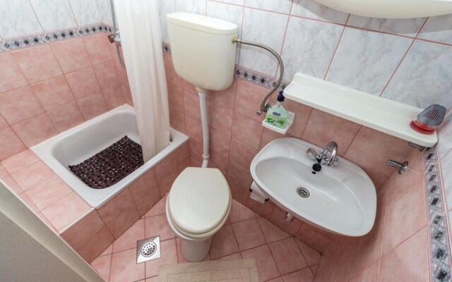 Beautiful Home in Klenovica With 7 Bedrooms and Wifi