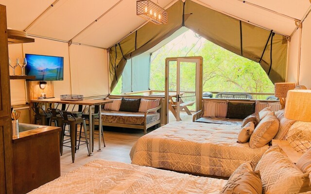 15 Son's Geronimo - Birdhouse Cabin