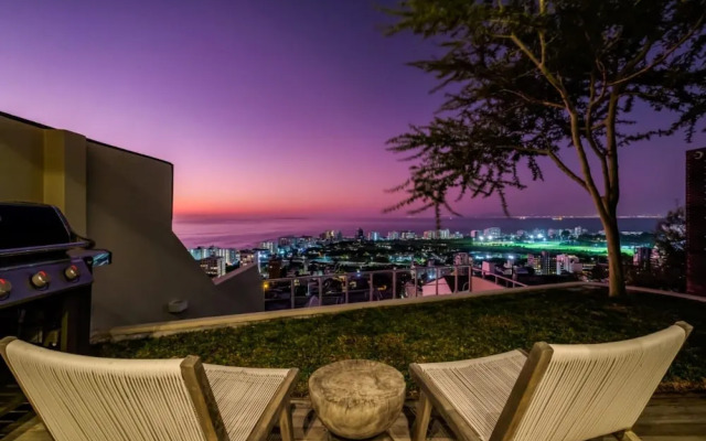 Belle View Villa in Green Point