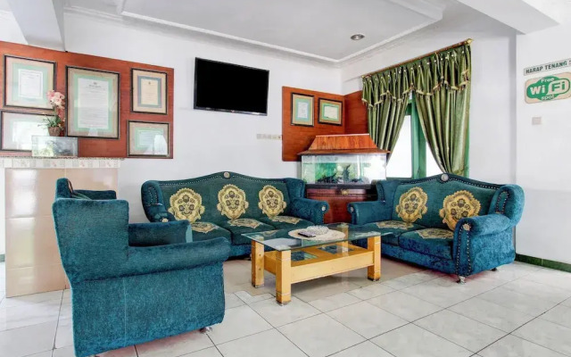 OYO 94082 Hotel Gurita