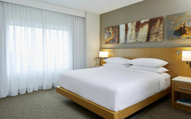 Renaissance Chicago Glenview Suites Hotel