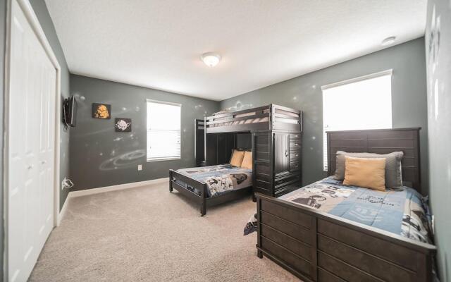 Modern Star Wars Vacation Home CG1593