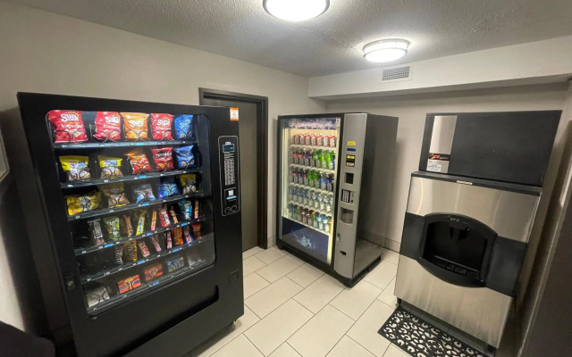 Countryside Inn & Suites