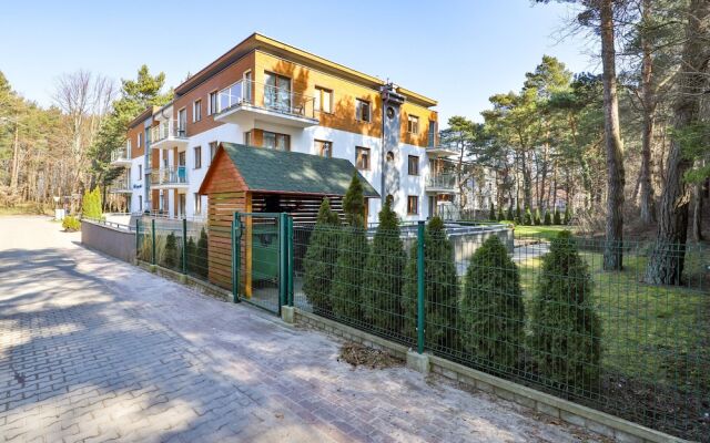 Willa 4 Pory Roku Apartment by Renters