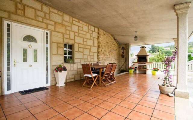 House - 3 Bedrooms with WiFi - 107748