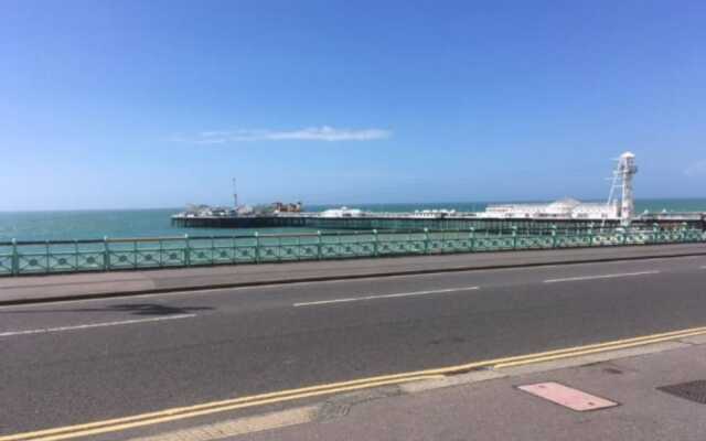 Central 2 Bedroom Seafront Flat in Kemp Town