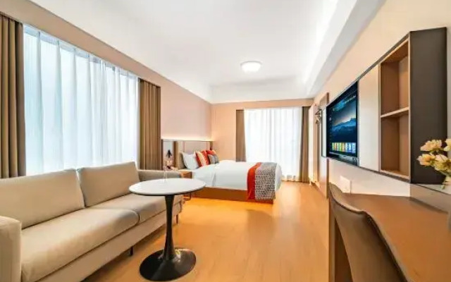 Mingren Hotel (Zhengzhou East High-speed Railway Station)