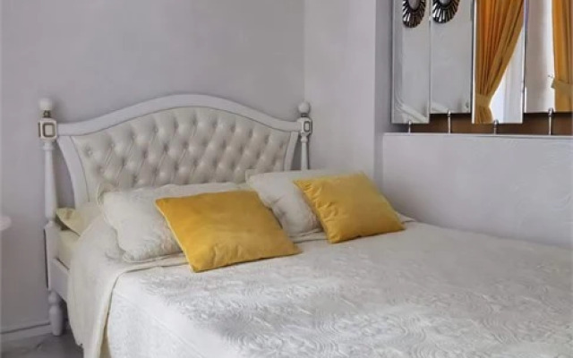 Апартаменты на Учительской 9 с видом на море